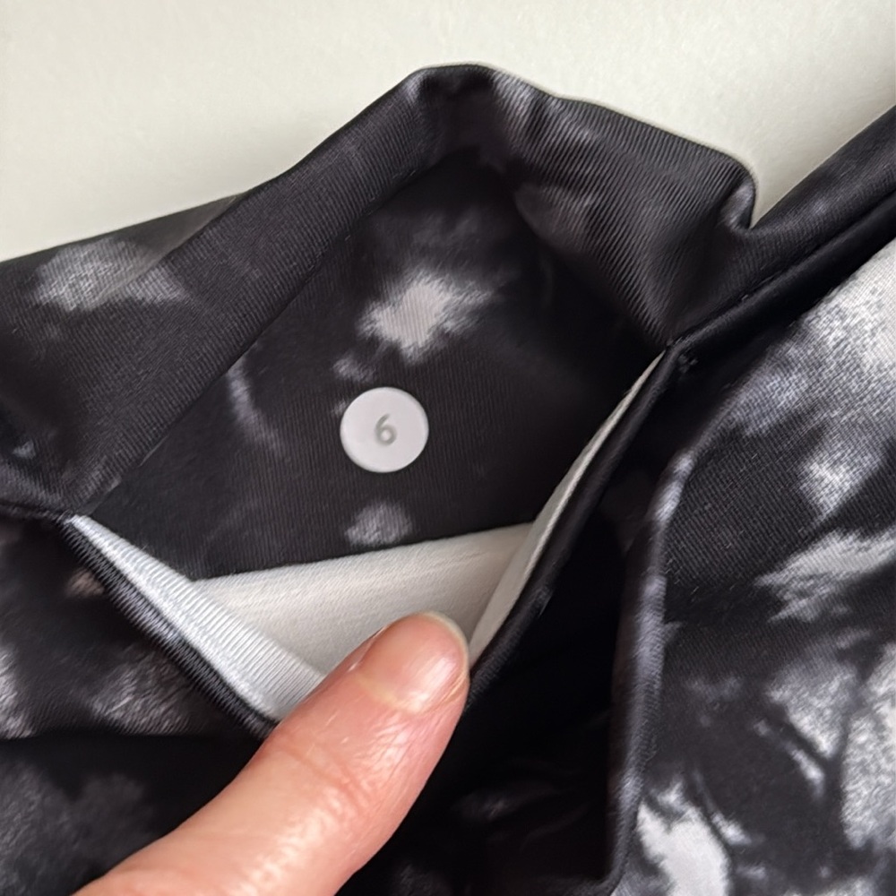 Lululemon Sheer Stripe Leggings - Picture 7 of 10